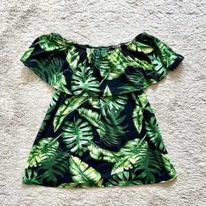 Off the shoulder palm top